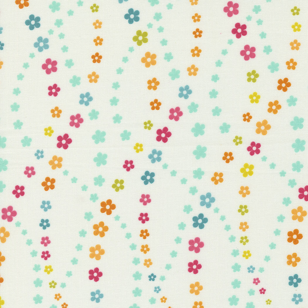 Flower Power - Daisy Chain on ivory END OF BOLT