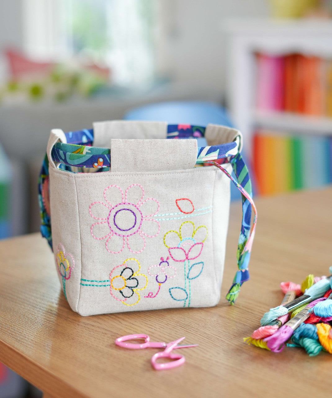 Mini Mayfair Petals Pouch- pattern & linen panel