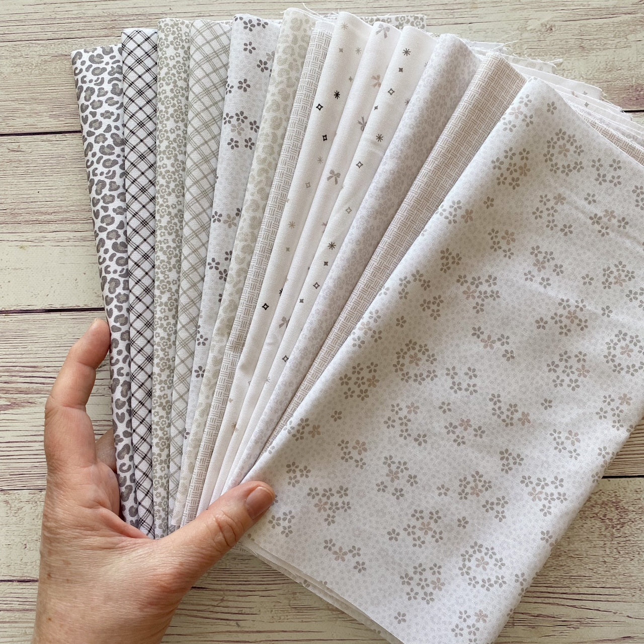 Clothworks Shhh - Low Volume Fat 1/8th bundle